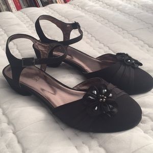 Kenneth Cole Sandles